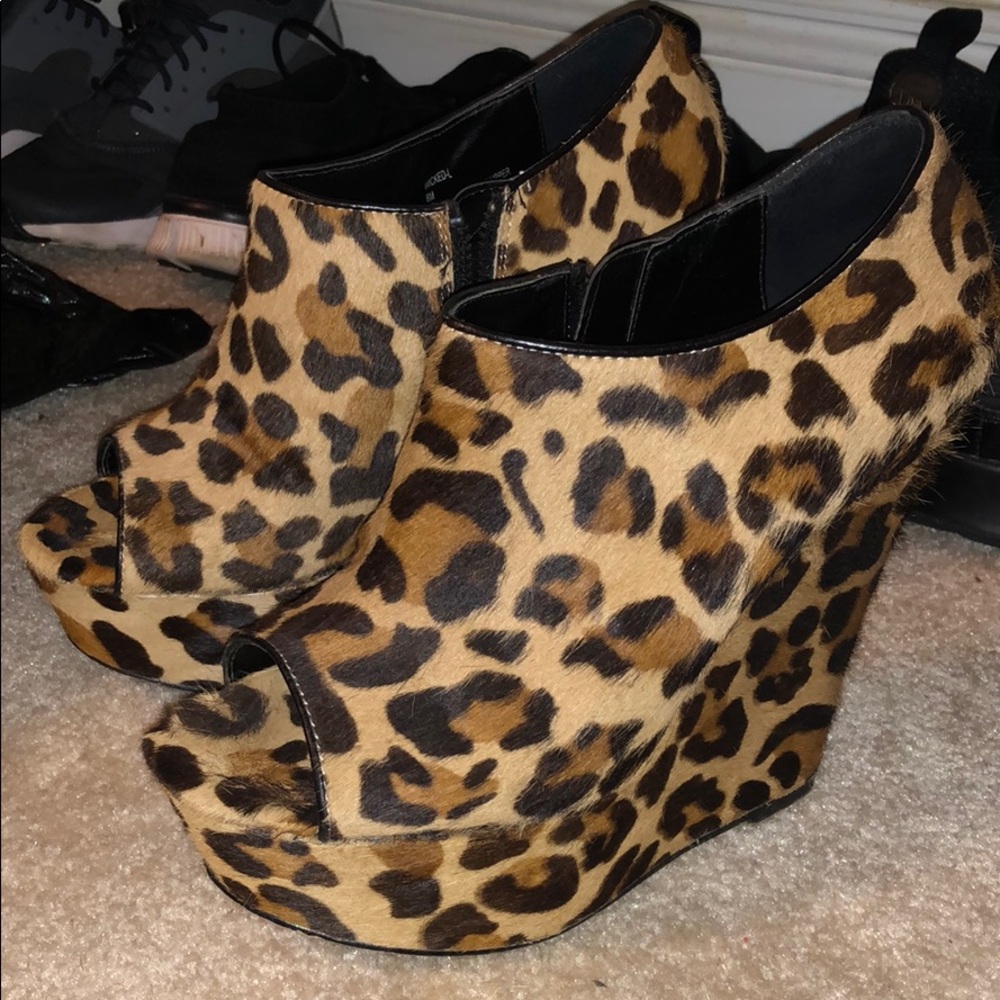 Steve Madden Booties! Size 8! Perfect for fall 🍁